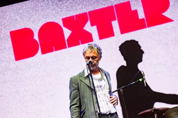 Baxter Dury à Lokeren (Grote Kaai), le 08-08-2023, par Nicolas Lambinet — 2 sur 32