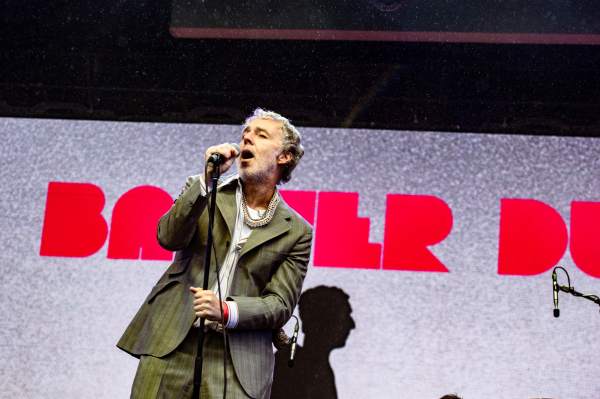 Baxter Dury à Lokeren (Grote Kaai), le 08-08-2023, par Nicolas Lambinet — 19 sur 32