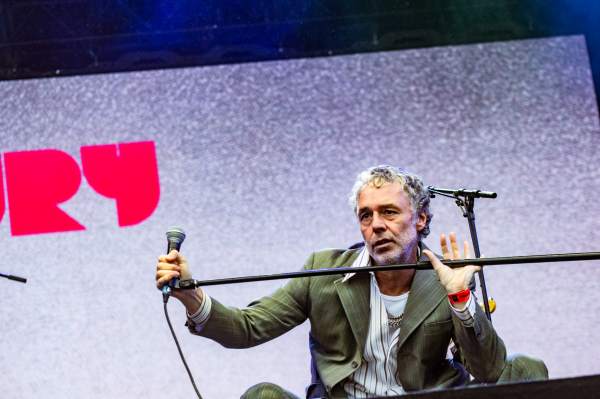 Baxter Dury à Lokeren (Grote Kaai), le 08-08-2023, par Nicolas Lambinet — 21 sur 32