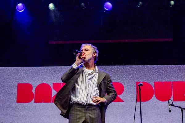 Baxter Dury à Lokeren (Grote Kaai), le 08-08-2023, par Nicolas Lambinet — 6 sur 32