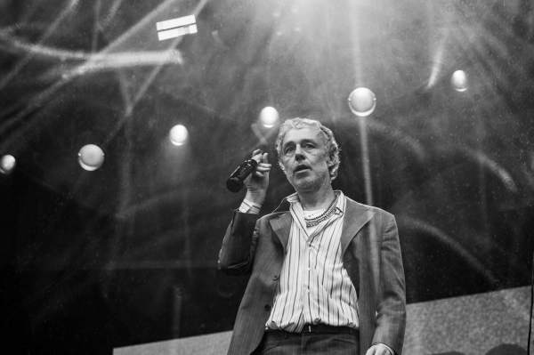 Baxter Dury à Lokeren (Grote Kaai), le 08-08-2023, par Nicolas Lambinet — 7 sur 32