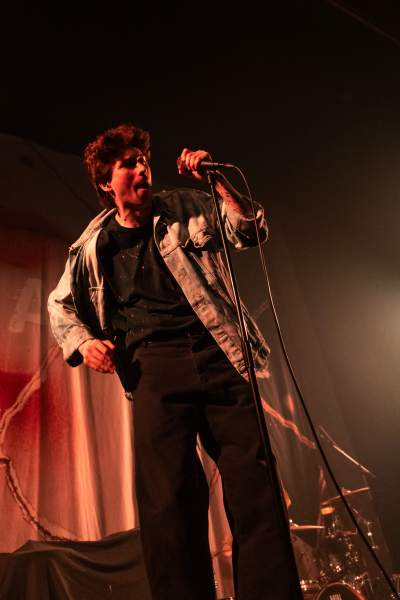 Holding Absence à Bruxelles (Ancienne Belgique), le 31-03-2024, par Jürgen Bruynooghe — 3 sur 51