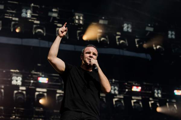 Future Islands à Lokeren (Lokerse Feesten), le 05-08-2024, par Jürgen Bruynooghe — 17 sur 26