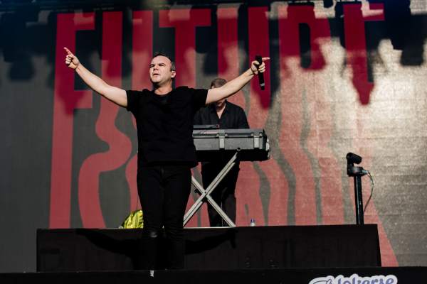 Future Islands à Lokeren (Lokerse Feesten), le 05-08-2024, par Jürgen Bruynooghe — 22 sur 26