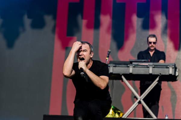 Future Islands à Lokeren (Lokerse Feesten), le 05-08-2024, par Jürgen Bruynooghe — 24 sur 26