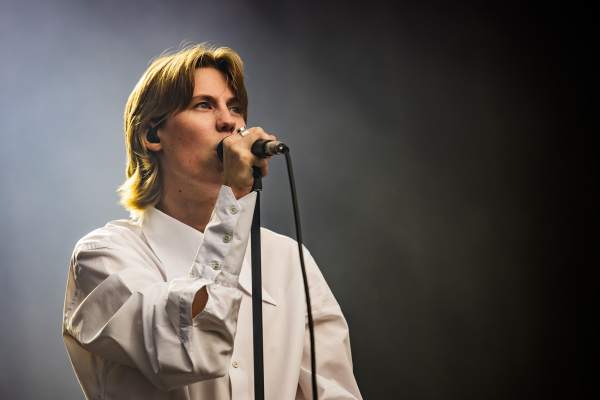 Whispering Sons à Lokeren (Lokerse Feesten), le 10-08-2024, par Jürgen Bruynooghe — 26 sur 35