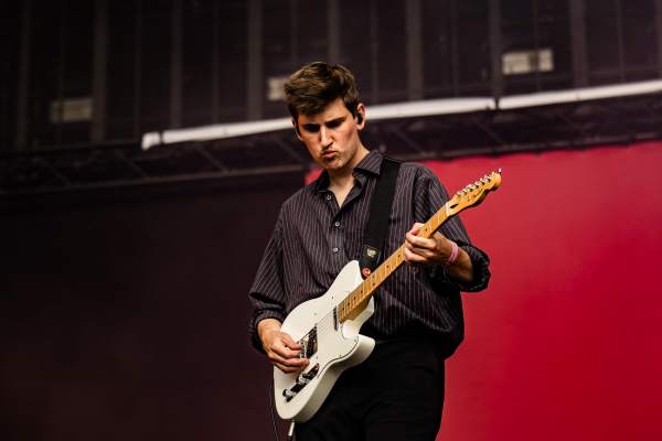 Whispering Sons à Lokeren (Lokerse Feesten), le 10-08-2024, par Jürgen Bruynooghe — 28 sur 35
