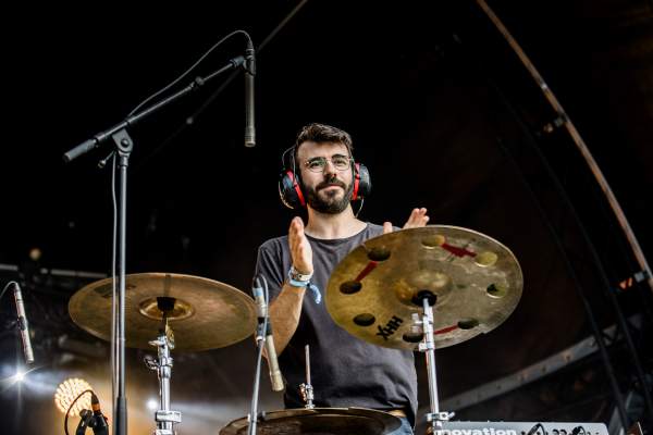 !AYYA! à Charleville-Mézières (Cabaret Vert), le 15-08-2024, par Jürgen Bruynooghe — 13 sur 16