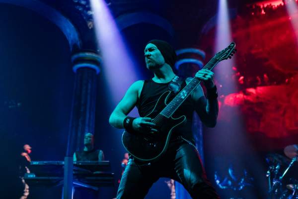 Within Temptation à Anvers (Lotto Arena), le 04-10-2024, par Jürgen Bruynooghe — 31 sur 49