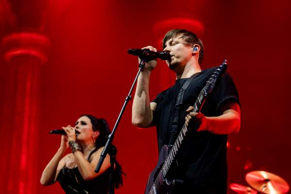 Within Temptation à Anvers (Lotto Arena), le 04-10-2024, par Jürgen Bruynooghe — 37 sur 49