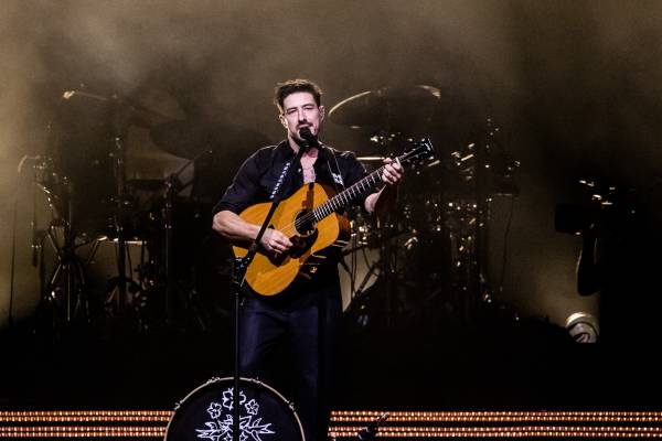 Mumford & Sons à Antwerpen (AFAS Dome), le 13-11-2025, par Jürgen Bruynooghe — 21 sur 28