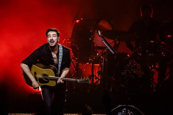 Mumford & Sons à Antwerpen (AFAS Dome), le 13-11-2025, par Jürgen Bruynooghe — 7 sur 28