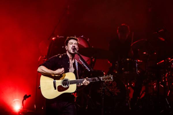 Mumford & Sons à Antwerpen (AFAS Dome), le 13-11-2025, par Jürgen Bruynooghe — 8 sur 28